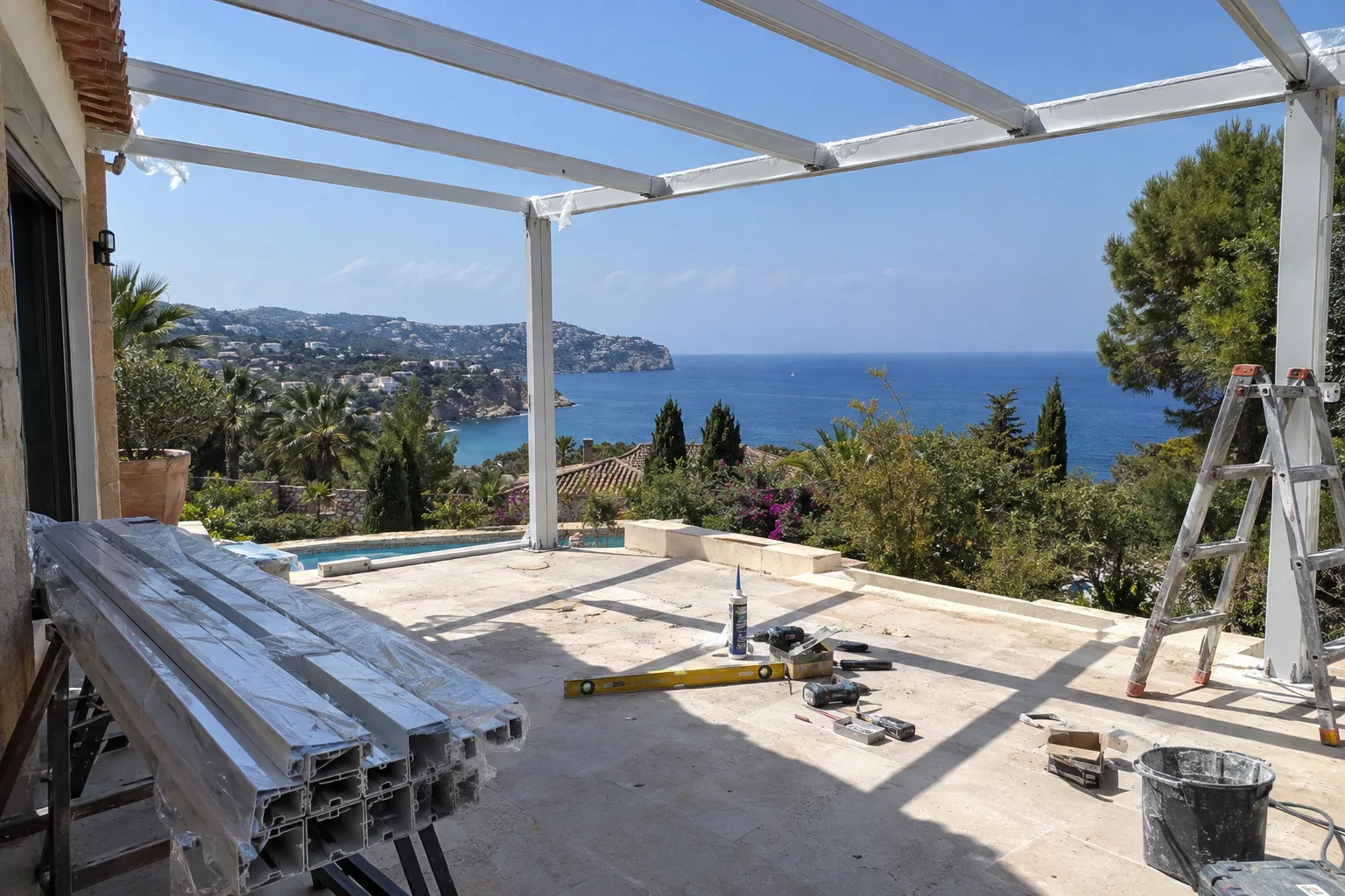 Montaje de un techo de terraza, con las guías a medio colocar